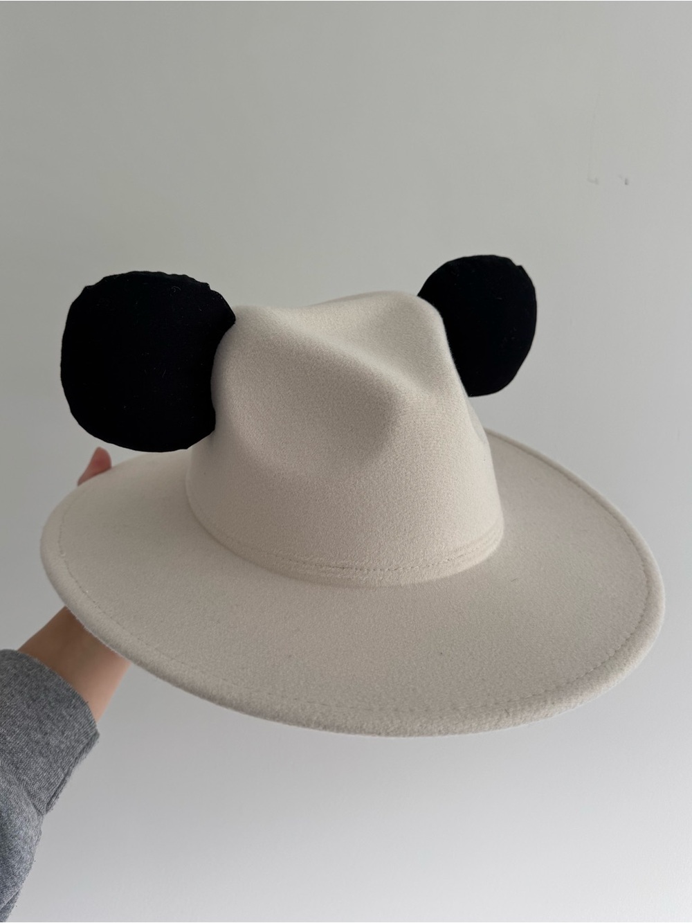 NWT ✨ Disney Minnie Ears Wide Brim Hat